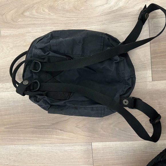 FJALLRAVEN Kanken Mini Backpack Black - Picture 2 of 4